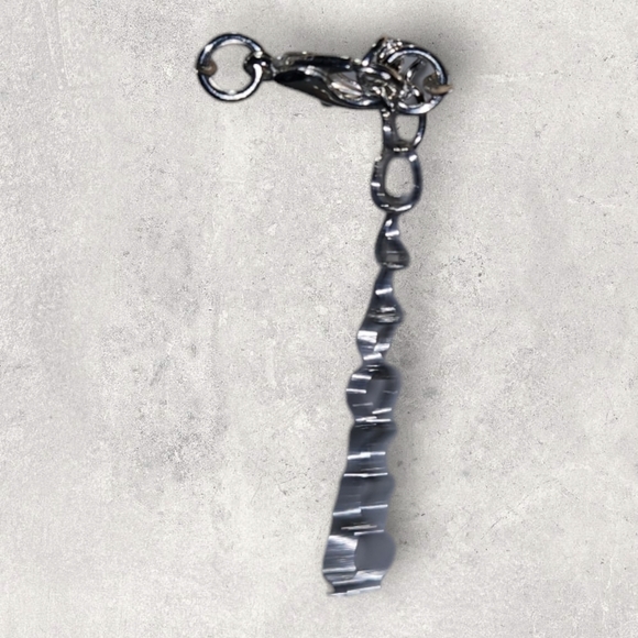 Teardrop / Arrowhead shape Pendant - Picture 2 of 2